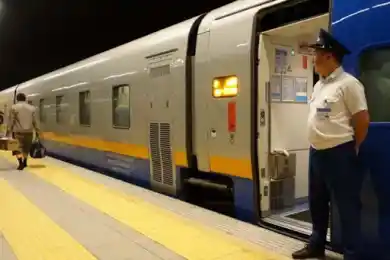 В Казахстане приостановили поезда и электрички. Список маршрутов