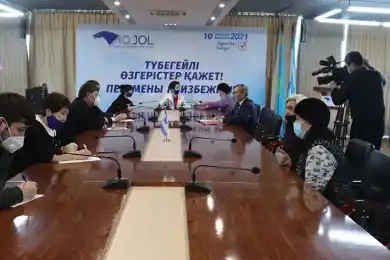 Депутаты «Ак жола» провели приём граждан 