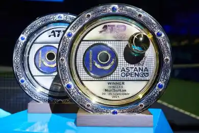 Федерация тенниса Казахстана показала трофеи для победителей Astana Open ATP 250