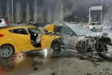 В Нур-Султане водитель «Hyundai» выехал на красный и допустил массовое ДТП – видео