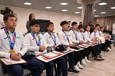 Ербол Мырзабосынов наградил дзюдоистов и тренеров