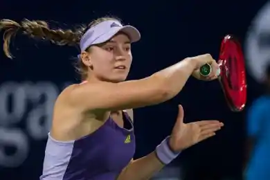 Рыбакина взяла второй сет в матче с Дияс на AusOpen