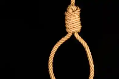 В Актюбинской области повесилась женщина, её сын, не выдержав, ударил себя ножом