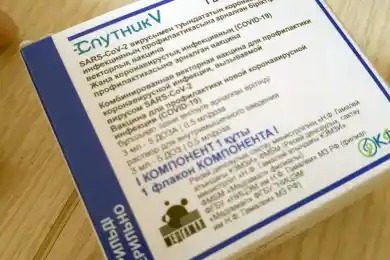 Алексей Цой ответил на вопрос о сроке годности вакцины "Спутник V" для казахстанцев