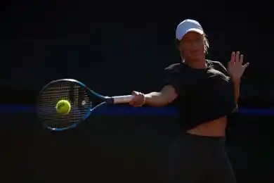 Путинцева сражалась, но уступила в первом сете аргентинке Подороске