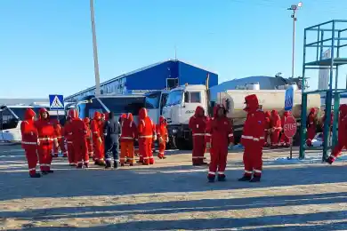 В ЗКО работники «KKC-Sicim» массово бастуют, требуя повышения зарплаты - фото