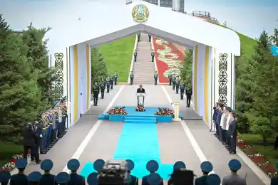 Касым-Жомарт Токаев  принял участие в церемонии поднятия Государственного флага