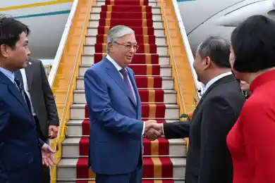 Токаев прибыл с визитом во Вьетнам