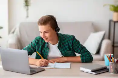 Учащиеся школ и студенты колледжей Астаны останутся дома 