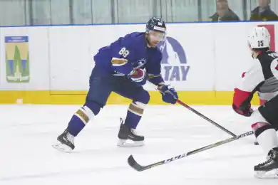 Рымареву все покер: нападающий забросил 4 шайбы в матче "Тамбовом" 