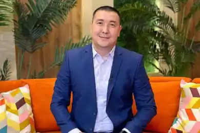 В Алматы полиция задержала юриста и блогера Адилета Молдахана 