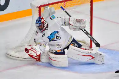 "Барыс" на выезде забросил только 6 шайб и пропустил 19