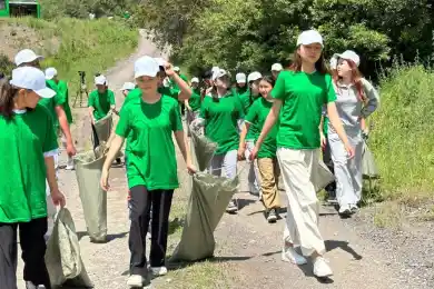 Эковолонтеры и чиновники отчитались перед Президентом Казахстана 