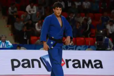 Дзюдоист Бозбаев за полминуты победил соперника на Олимпиаде 2020