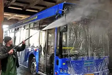 Биртанов: "Минздрав рекомендовал дезинфицировать общественный транспорта после каждого рейса"