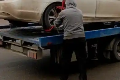 Астанчанин на эвакуаторе угнал и продал чужое авто