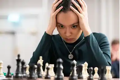 Шахматистка Садуакасова отказалась выступить на олимпиаде в Индии