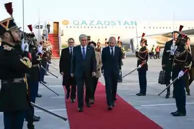 Президент Казахстана прибыл во Францию