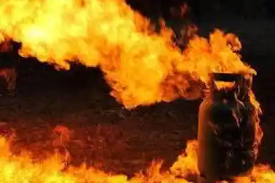 В Софиевке пожарные вынесли шесть баллонов из огня