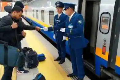 Устали от карантина: казахстанцы раскупили билеты за две недели до запуска поездо