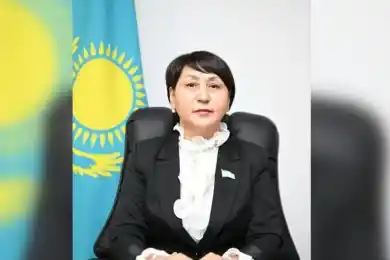 Депутат Гульнар Тойлыбаева принесла присягу в Курылтае