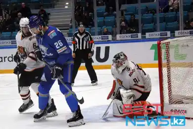 Нападающий "Барыса" вернулся на лед после травмы