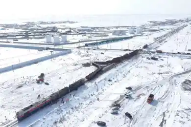 После схода грузовых вагонов задерживается 6 поездов