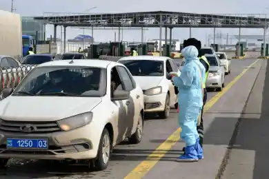 Главный санврач: Казахстанцы чаще заражаются внутри страны, привозных случаев меньше