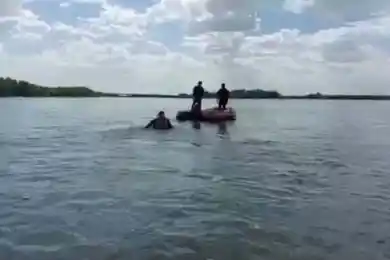 На Сырдарье 139 человек ищут тело утонувшей девочки