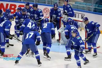 Не играет, но поехал: Барыс назвал состав на выездные матчи в чемпионате КХЛ