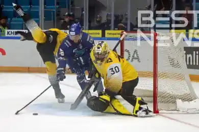 Муратов был в ударе - фото с матча Барыс-Северсталь