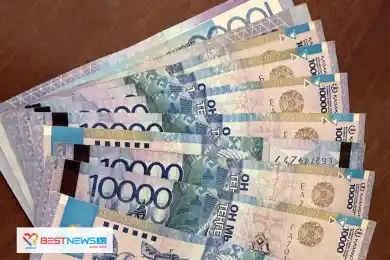 Купюрам 10 тысяч тенге дали еще год хождения