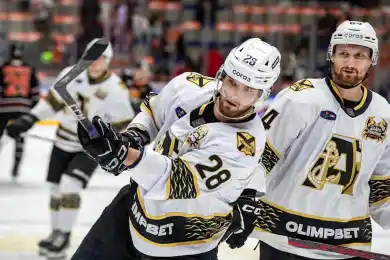 Игроки "Адмирала" прилетели в Астану и провели тренировку