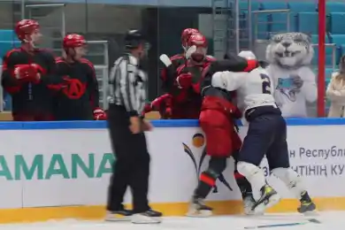 Суровая драка в матче БарысvsАвтомобилист - видео