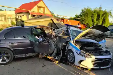 Уголовное дело по ДТП с гибелью полицейских на блокпосту передано в МВД Казахстана