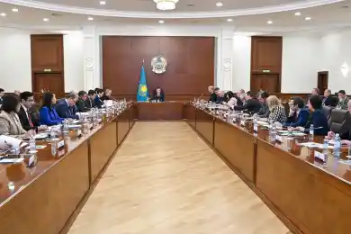 Бектенов обсудил с послами опыт ЕС в борьбе с паводками и управлением водными ресурсами