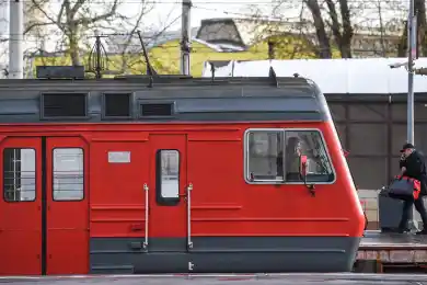 Сагинтаев пообещал держать цены на проезд и пустить электричку в Капшагай