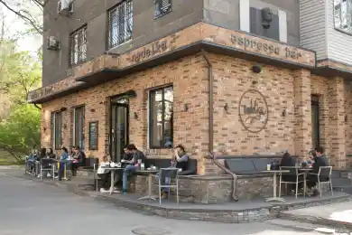 В Алматы откроют театры, продлили работу кафе и прачечных