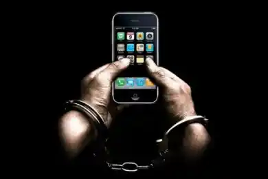 Житель Астаны дал позвонить iPhone незнакомцу и лишился смартфона