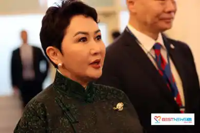 Глава МИД Монголии была в центре внимания журналистов 