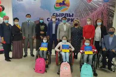 В Нур-Султане 260 детей обеспечили ранцами и учебниками