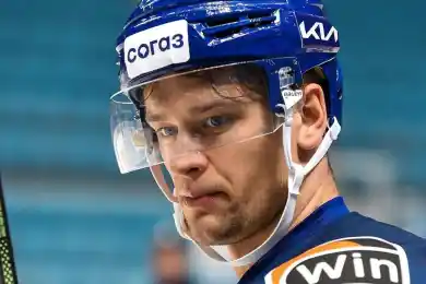 Дмитрий Шевченко прибыл в Барыс, ему выбрали новую "тройку" – фото