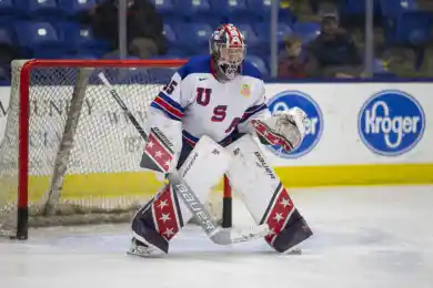 Сборная США лишилась основного вратаря и выставит против Казахстана юниора