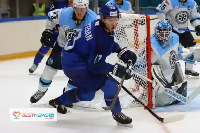 Шутов несколько раз выручил Барыс в первом периоде