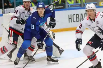 "Барыс" и "Нефтехимик" сыграли вничью в первом периоде