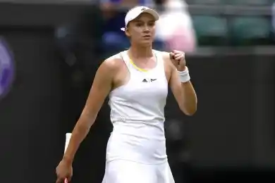 Рыбакина сотворила сенсацию и вышла в финал Уимблдона