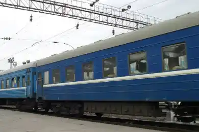 В поезде "Нур-Султан - Жезказган" сошли 4 вагона с рельс