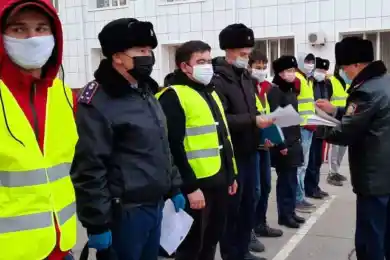 В Мажилисе предложили ликвидировать мониторинговые группы и отменить штрафы за масочный режим