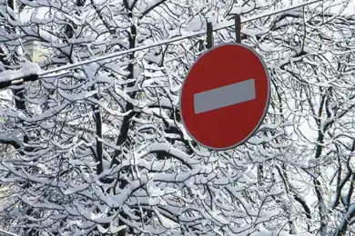 В некоторых областях Казахстана приостановили автодвижение