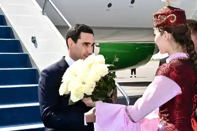 Президент Туркменистана прибыл в Астану